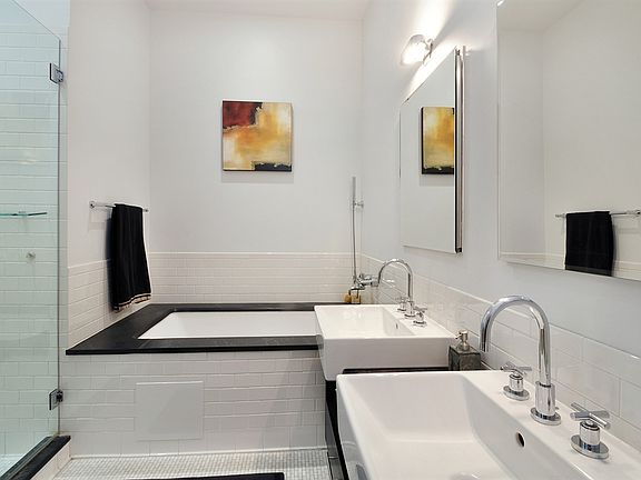4th image of 110 Livingston St APT 4K