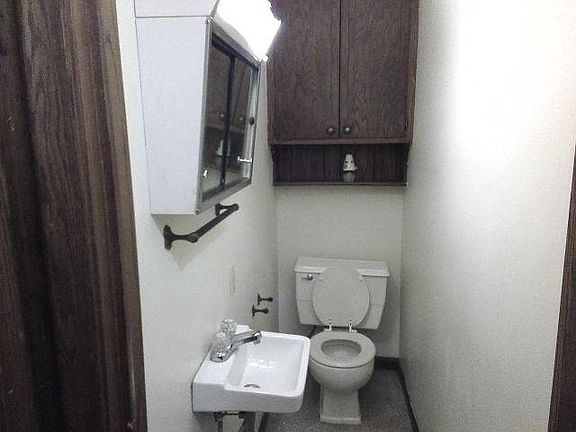 4th image of 110 E 5th Ave APT B