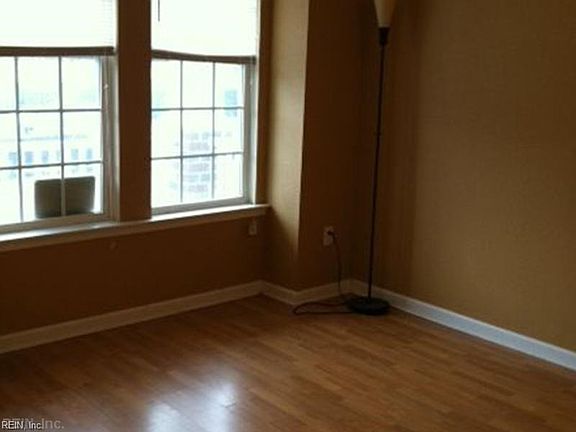 3rd image of 727 Marshall Ave