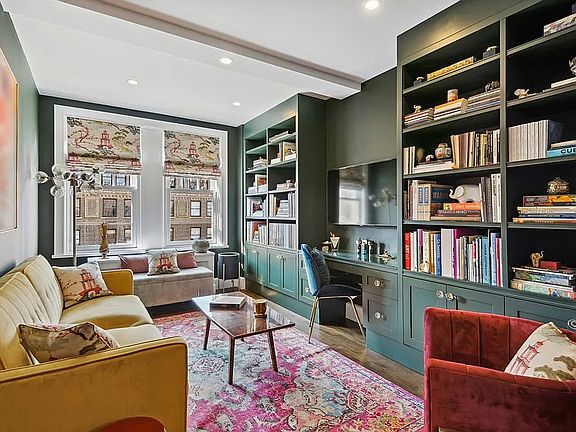 3rd image of 27 W 72nd St #1505