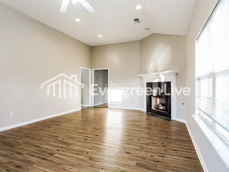 153 Azalea Ln — Photo 3