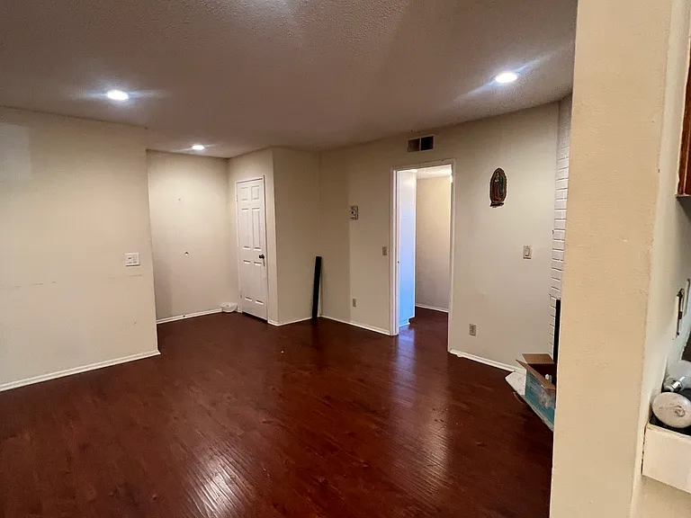 21815 Saticoy St #35 — Photo 12