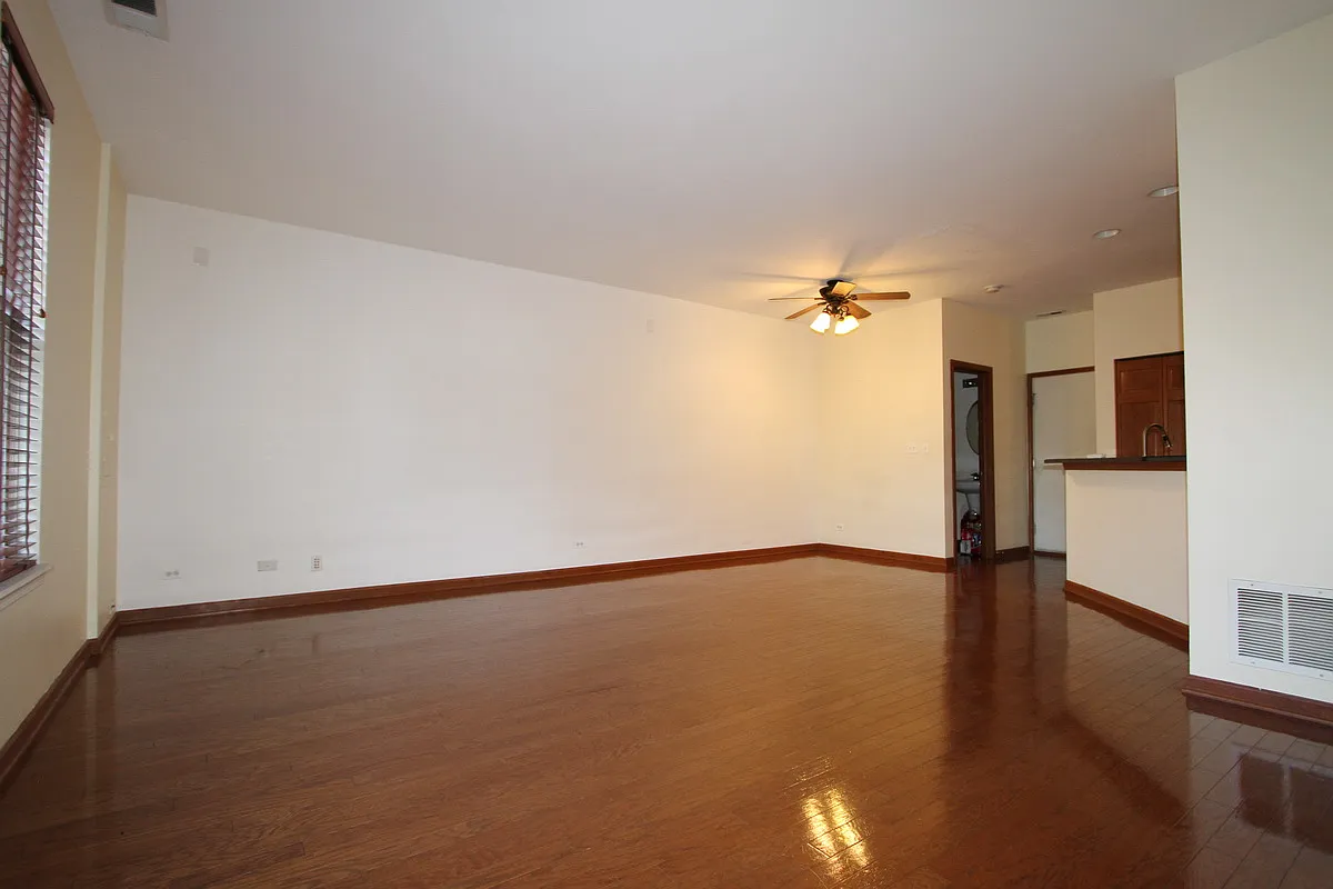 Building Photo - 228 Springbrook Trl S