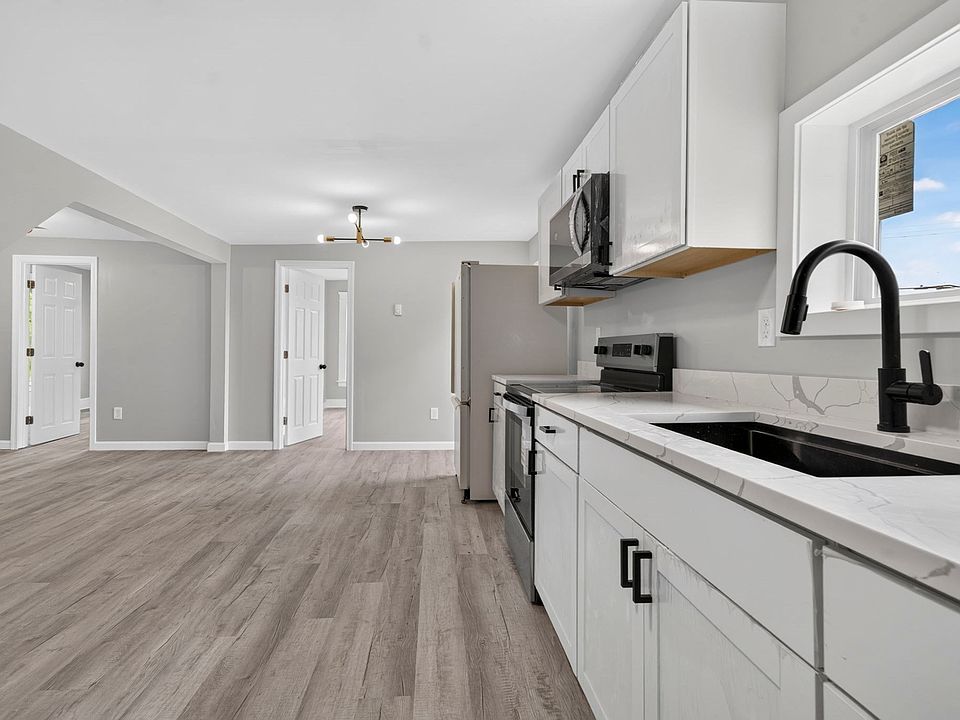 1st image of 303 W Main St