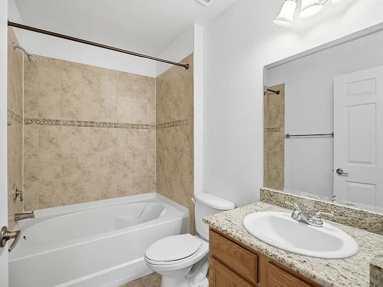 4600 E Moody Blvd #1P — Photo 24