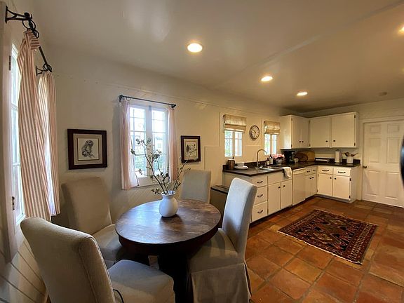 4th image of 1004 N Ogden Dr #1/2