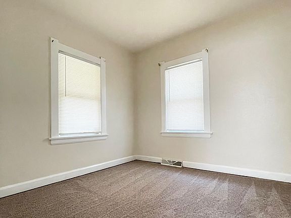 4th image of 3953 Woodhaven Dr