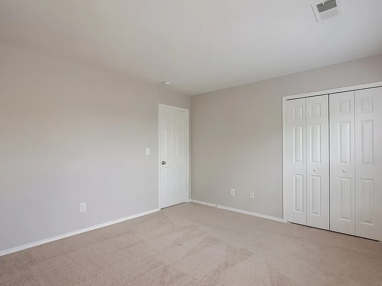 2118 Buckleigh Dr — Photo 14