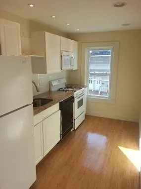 2 Mitchell St #2