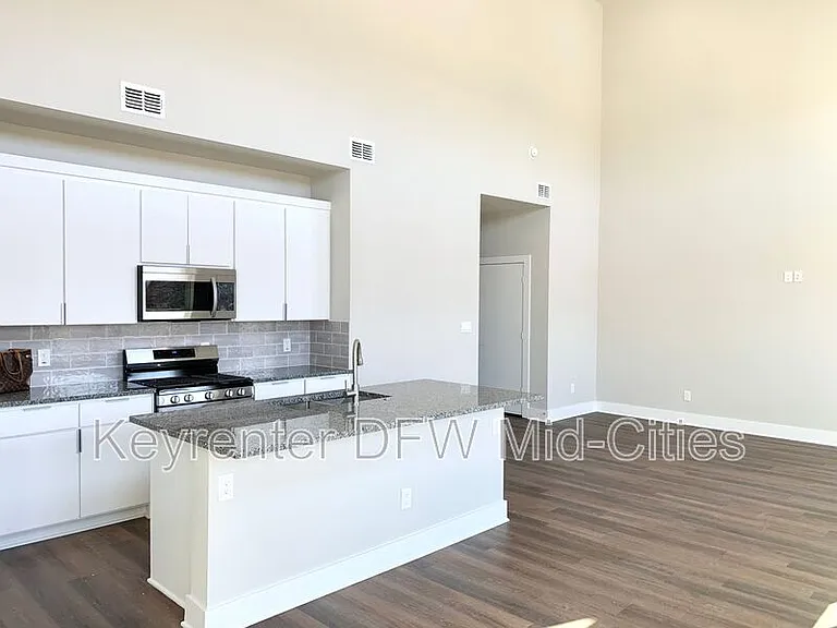 1431 Pearson St — Photo 22