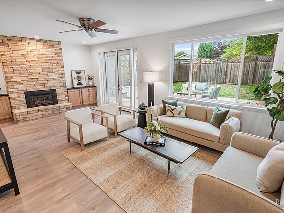 4th image of 1705 Clairmont Court