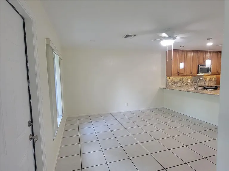 1601 SW 1st Ter #1 — Photo 10