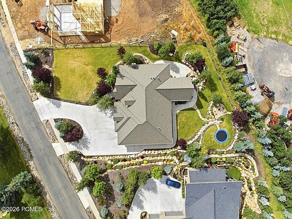 2nd image of 1041 W Lime Canyon Rd