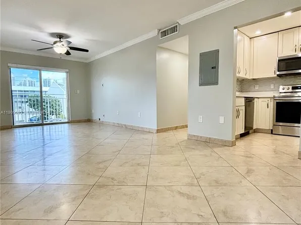 3536 NE 168th St APT 201, North Miami Beach, FL 33160