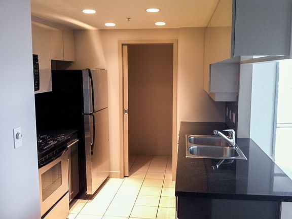 2nd image of 1408 Strathmore Mews #903