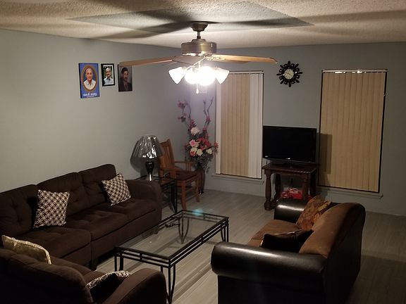 3rd image of 2515 Oak Hill Dr