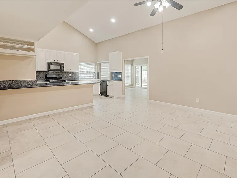 2302 Brook View Ln — Photo 10