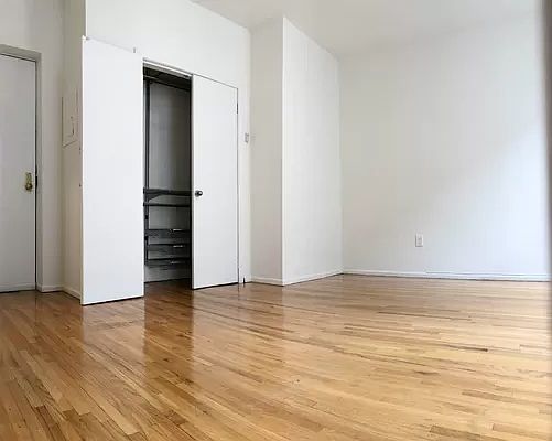 3rd image of 306 W 51st St APT 6E