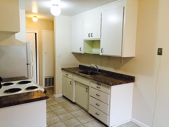 5th image of 1719 Ross Cir APT 1