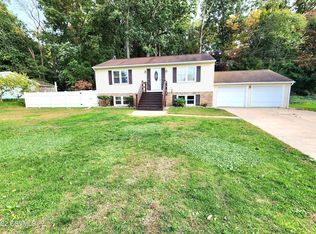 10 Spottswood Dr, Milton, PA