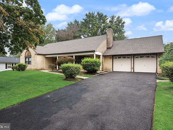 2nd image of 10 Traynor Ln