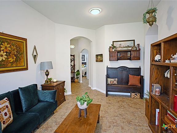 4th image of 316 Meadow Park