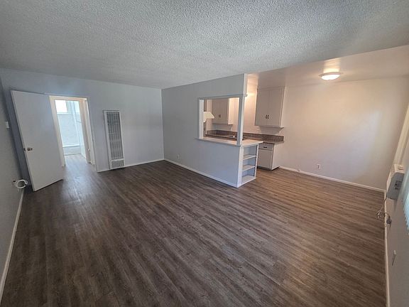 3rd image of 657 671 1/2 Ave #1