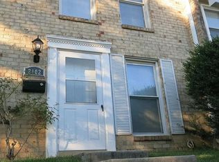 2102 Enright Pl, Herndon, VA 20170
