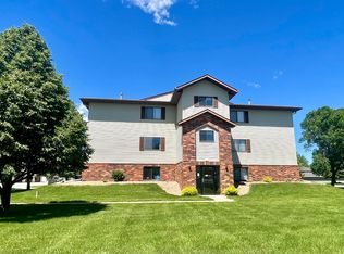 1521 E Melgaard Rd APT 204, Aberdeen, SD 57401