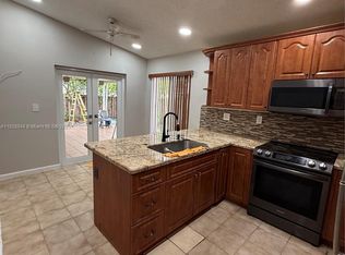 Country Lake Homes 2nd Ad, Hialeah, FL 33015