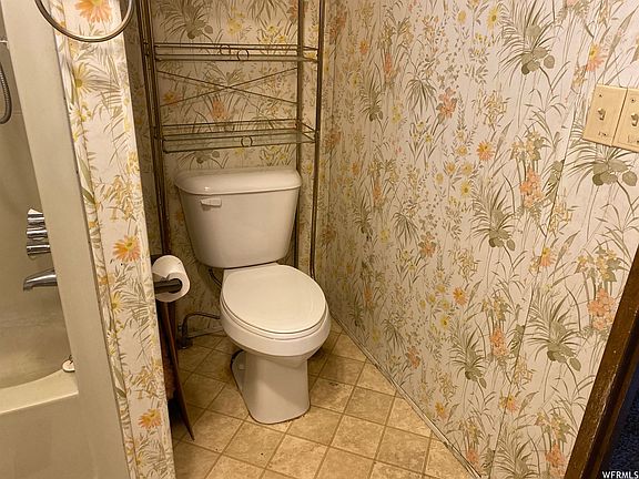 5th image of 1077 W 500 N