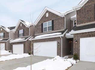 12 Fairmount Grove Dr, Saint Peters, MO 63376