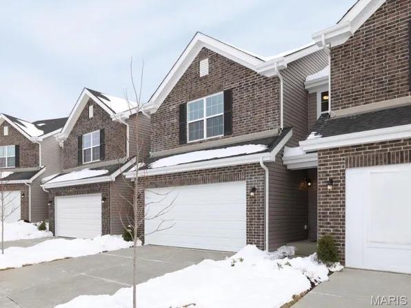 12 Fairmount Grove Dr, Saint Peters, MO 63376