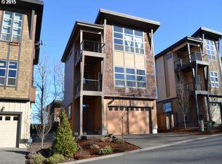 221 Selkirk Ln, Hood River, OR 97031