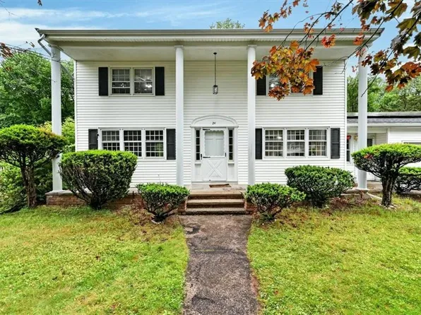 24 Forest View Dr, Cumberland, RI 02864