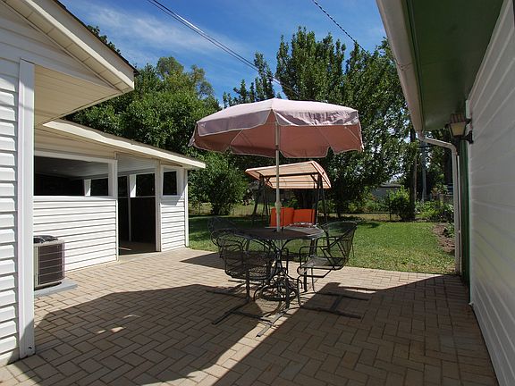 2nd image of 811 Navajo Dr