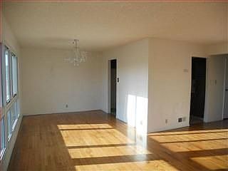 3rd image of 18 Eastridge Cir