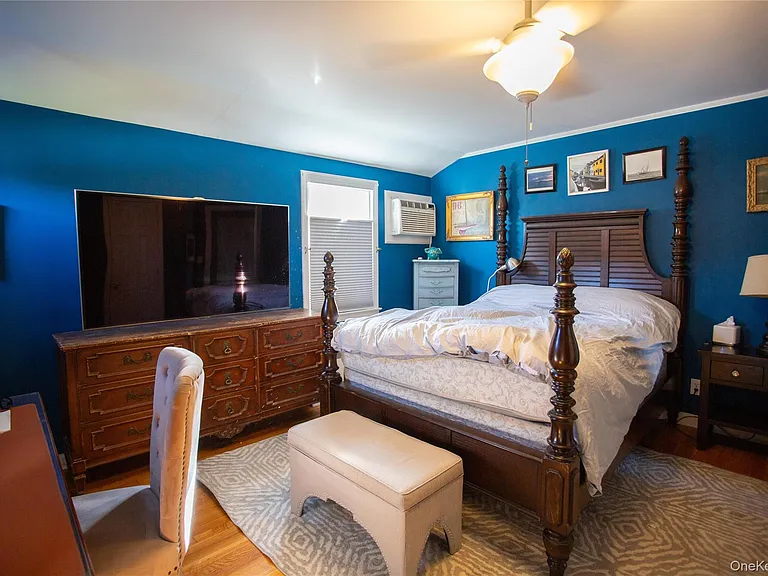 274 W Walnut St — Photo 13