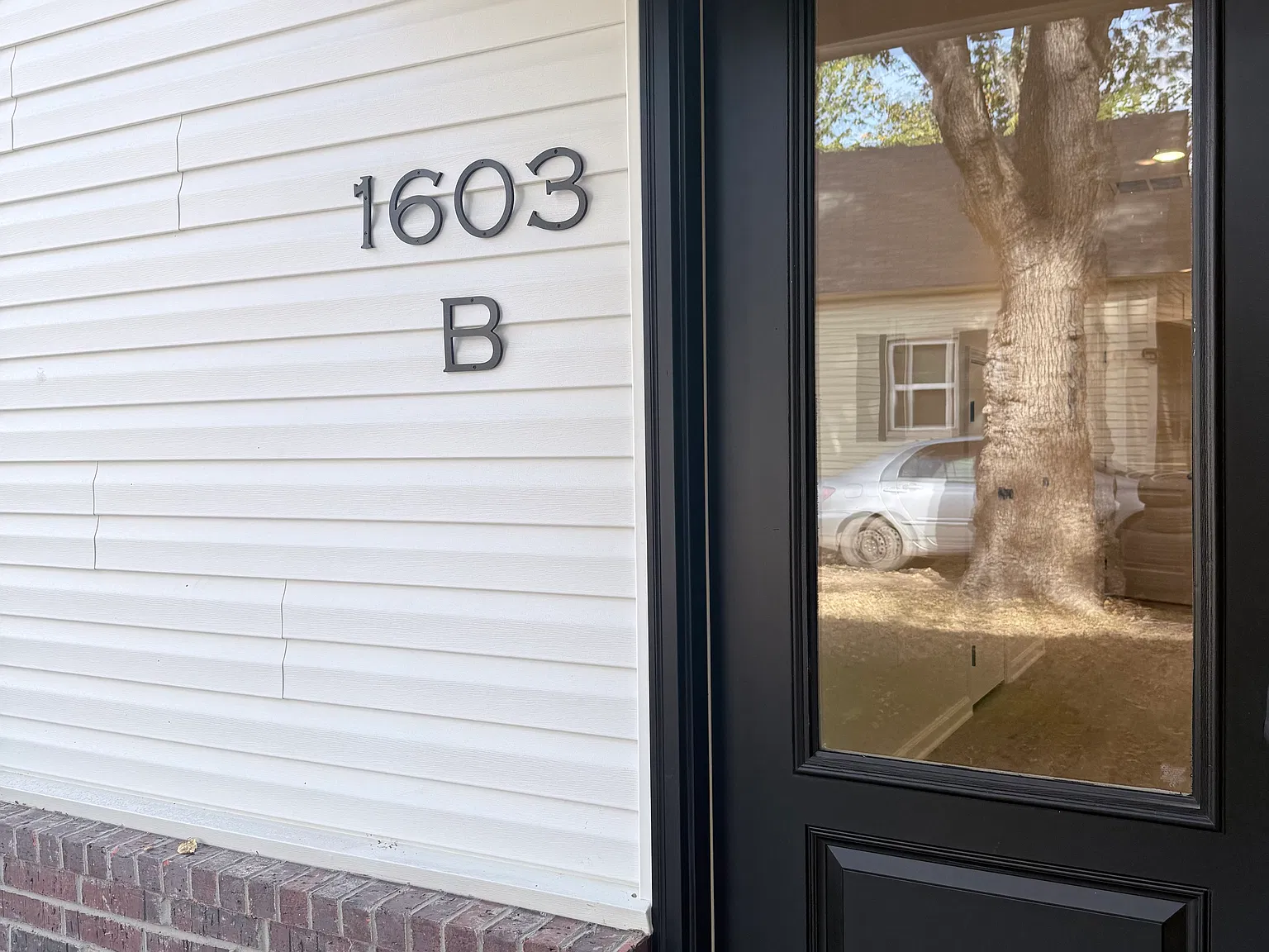 2 bed, 1.5 bath, 1020 sqft, $1,450 — Photo 2
