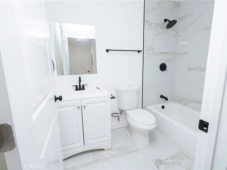 5741 S Saint Andrews Pl #1/2 — Photo 21