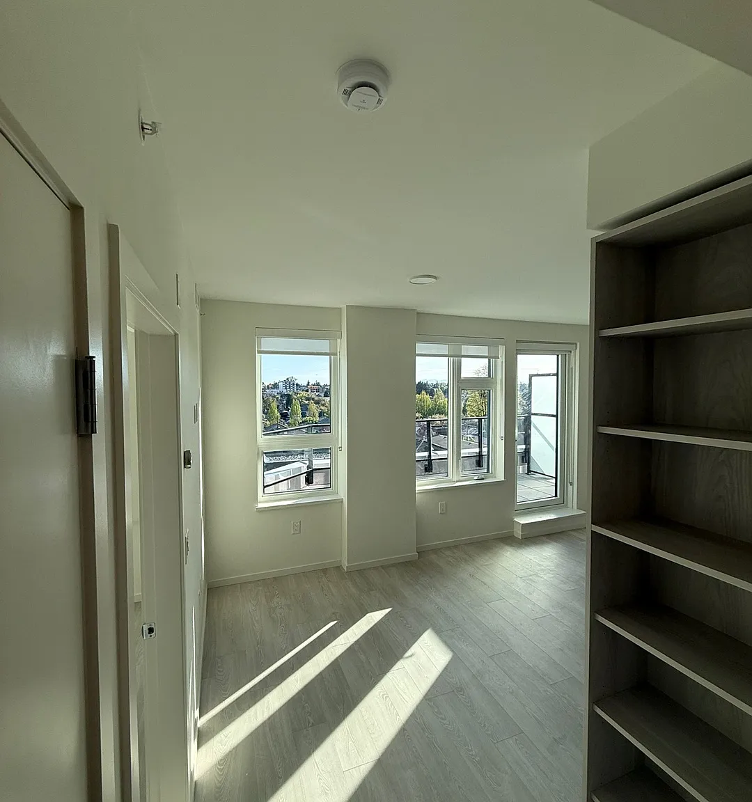 1 bed, 551 sqft, $2,150 — Photo 3