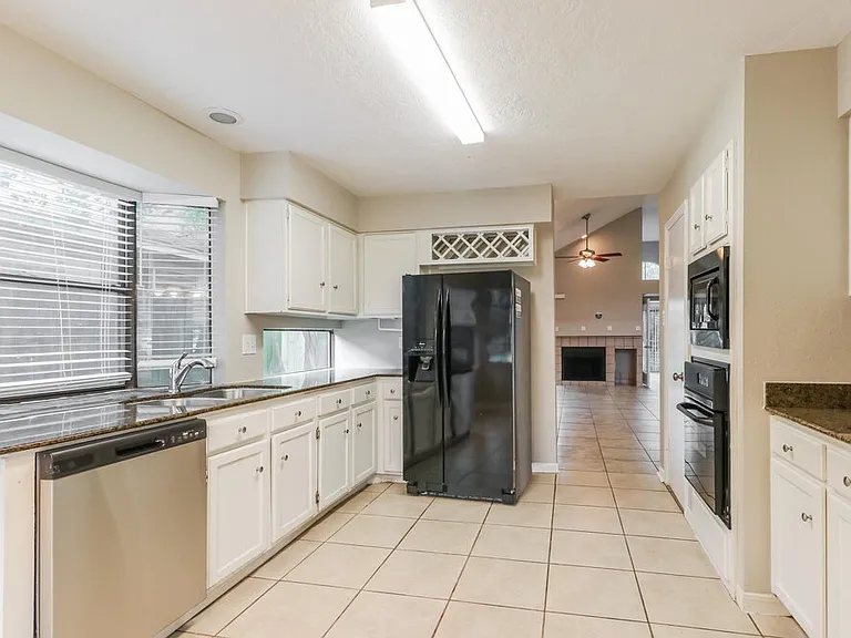 8619 Spring Green Dr — Photo 8