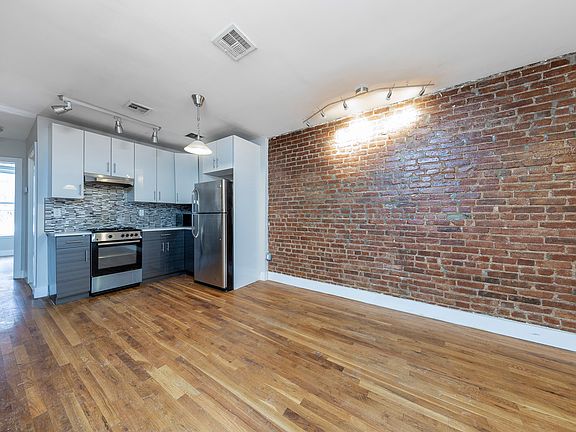 4th image of 302 Sumpter St #F1