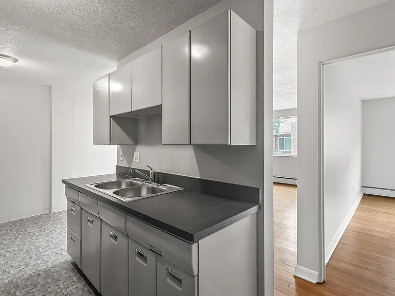 Kent Apartments — Photo 33