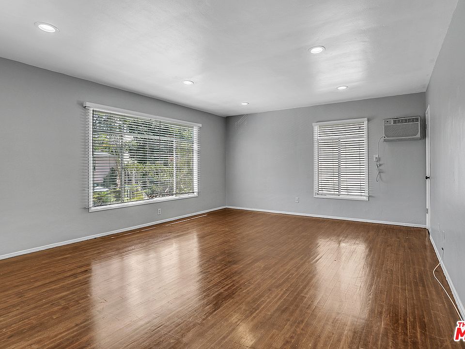 1st image of 920 Westbourne Dr APT 2
