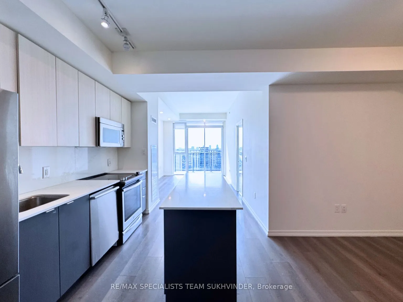 2 bed, $2,800 — Photo 2