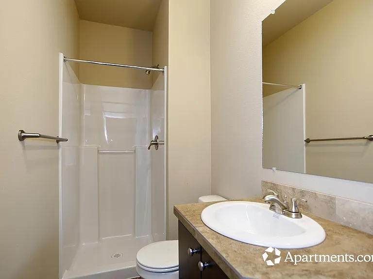 Plumtree Apartments — Photo 37