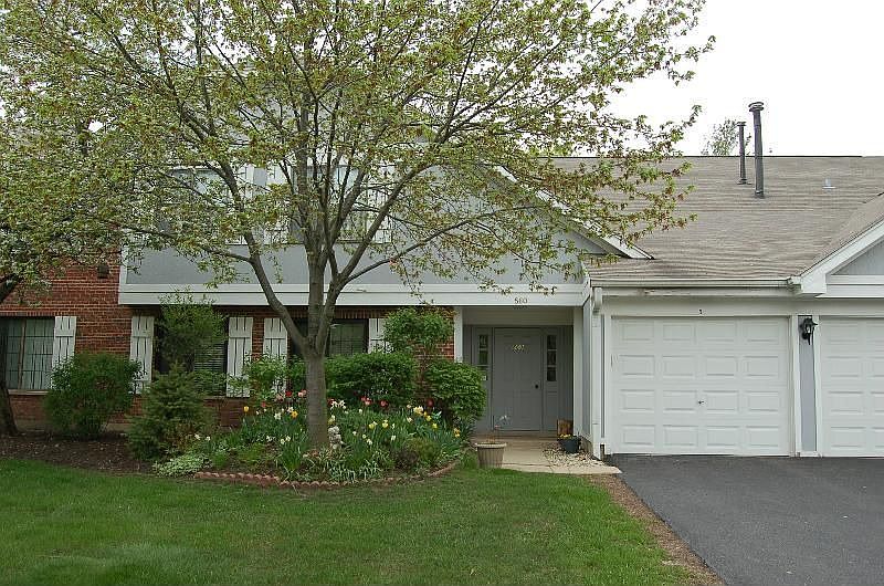 1st image of 560 Cumberland Trl #B6