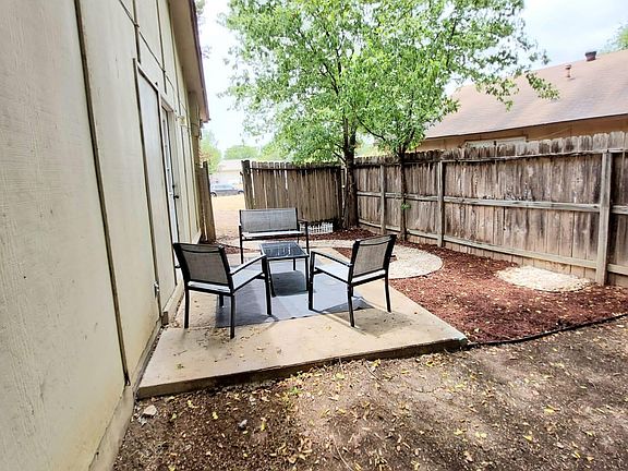 2nd image of 8817 Meadow Trace St