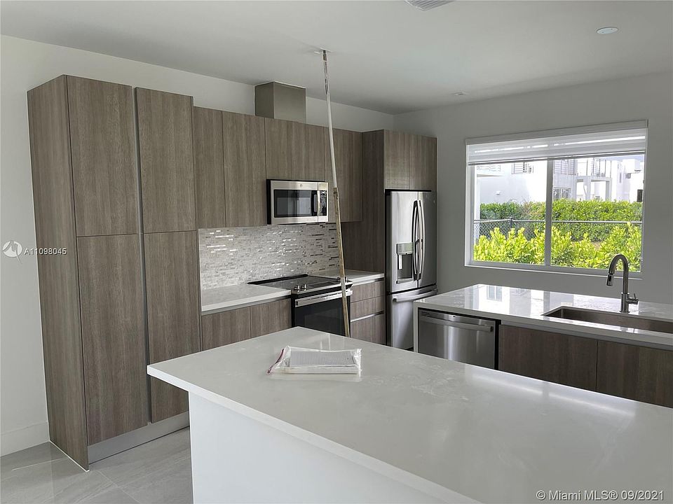 2nd image of 6743 NW 103rd Pl
